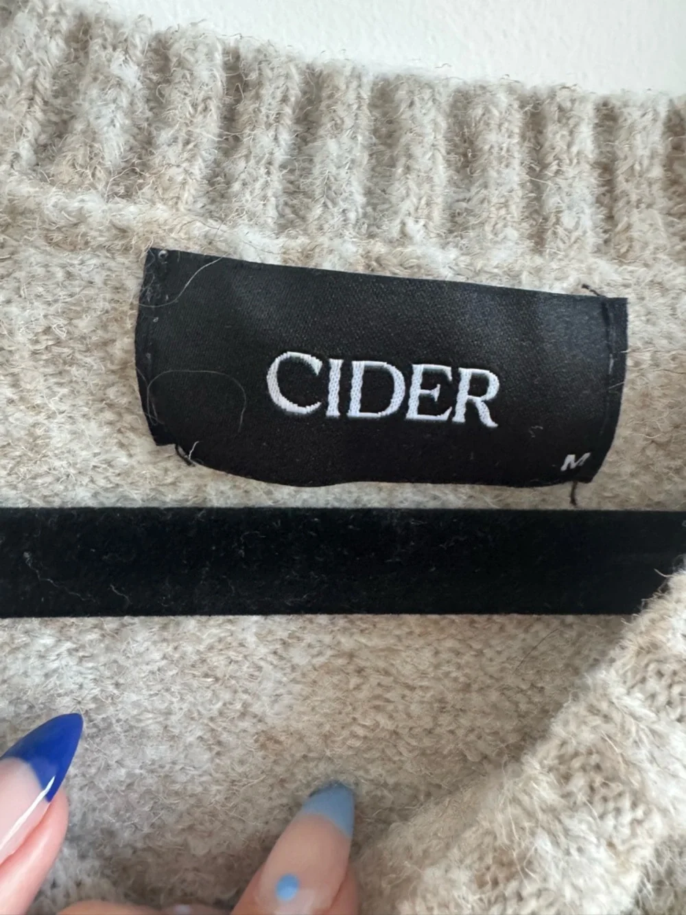 Cider Beige Knit Sweater Vest with Pear Motif - Picture 3 of 6